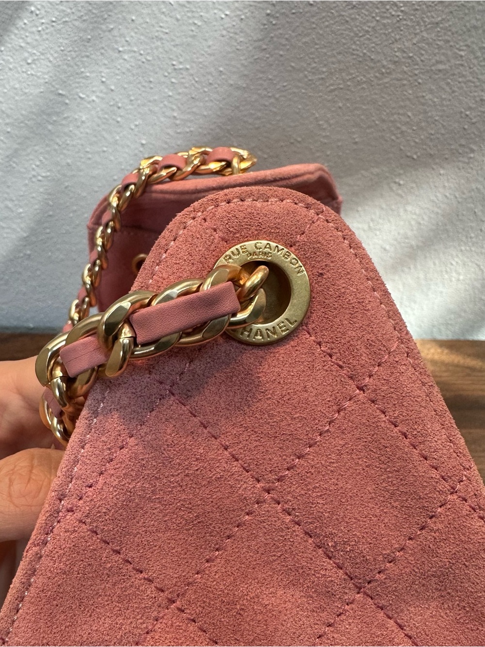 RARE CC 25 Baby Pink Small Suede Quilted Drawstring Chain Shoulder Bag - Picture 5 of 16